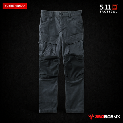 Pantalón 5.11 Peak Cargo para hombre en color Gris Volcánico/Negro, producto sobre pedido