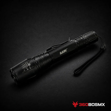 Lámpara de Mano T9 con Zoom y Clip DT79P – Negro