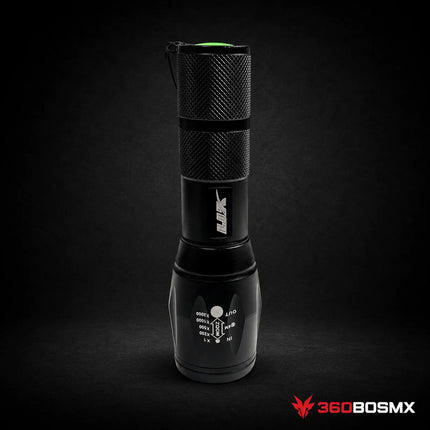 Lámpara de Mano T6 5,000 lm con Zoom y Efecto Patrulla T62RZ – Negro