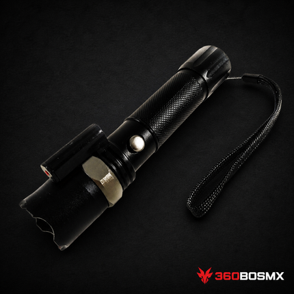 Lámpara Táctica 2,000 lm con Zoom, Láser y LED Cree R3 W808 – Negro