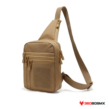 Bolsa pechera táctica LYB5 con correa al hombro — Caqui sobre fondo blanco con logo 360BOSMX